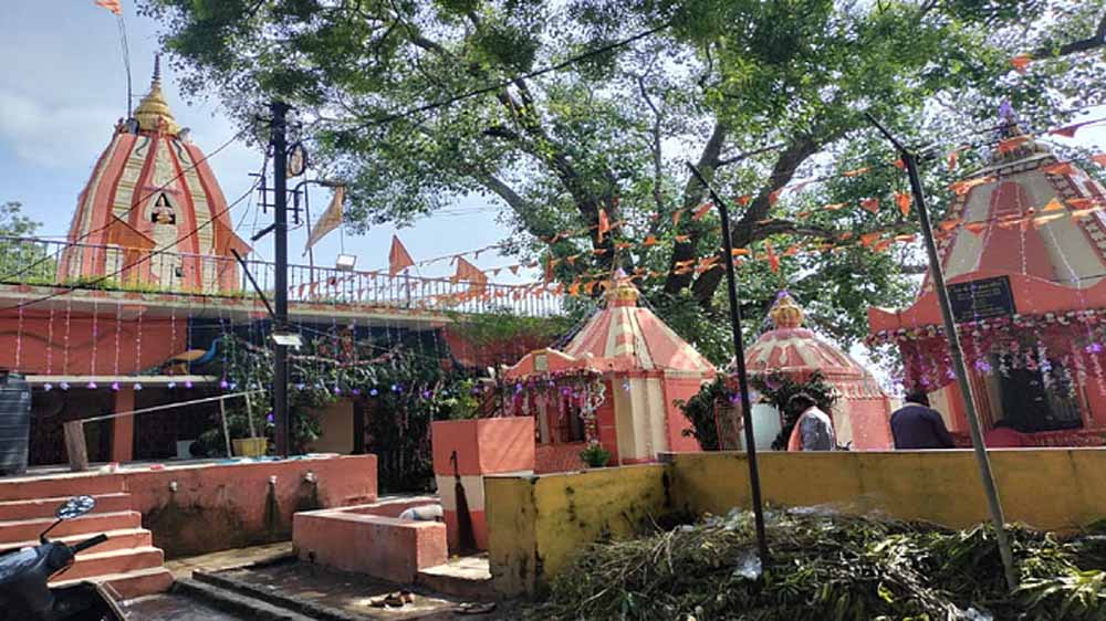 छत्तीसगढ़ का चमत्कारी शिवधाम: नरहरेश्वर महादेव के दर्शन से पूरी होती है हर मनोकामना छत्तीसगढ़ का चमत्कारी शिवधाम: नरहरेश्वर महादेव के दर्शन से पूरी होती है हर मनोकामना