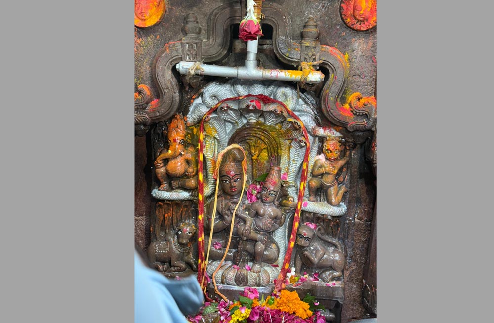 नागपंचमी पर भगवान श्री नागचंद्रेश्वर मन्दिर के खुले पट