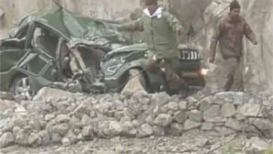 लद्दाख में सैन्य वाहन पर चट्टान गिरने से हादसा, एक अधिकारी सहित तीन शहीद