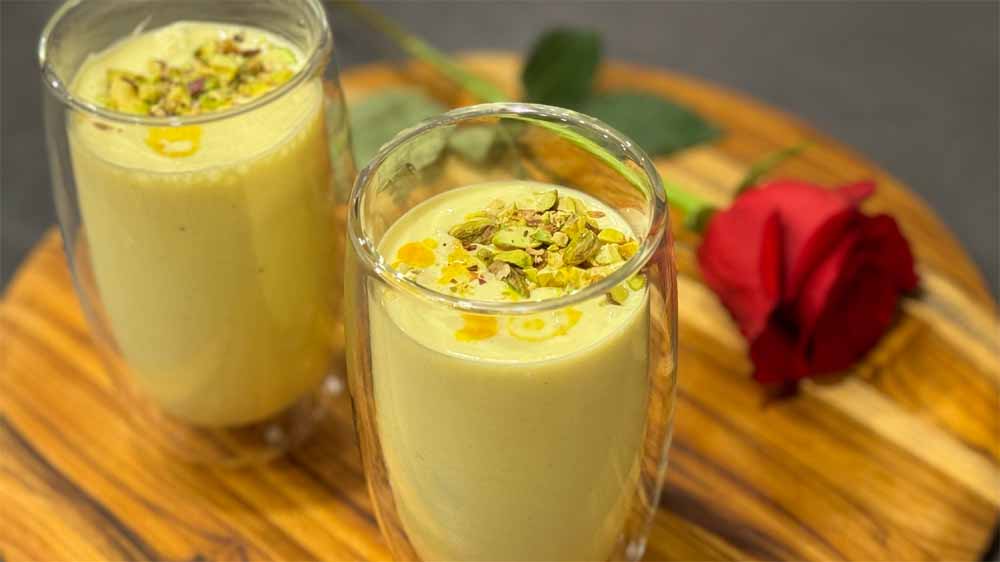 केसर पिस्ता लस्सी