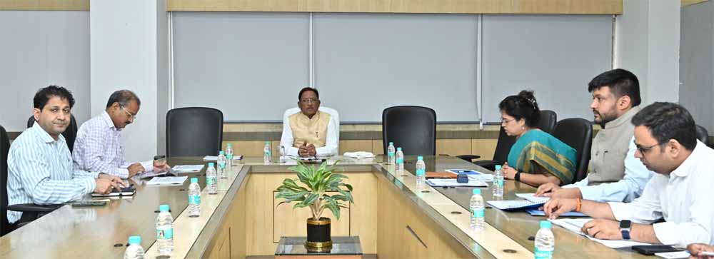 मुख्यमंत्री साय ने की इलेक्ट्रॉनिक्स एवं सूचना प्रौद्योगिकी विभाग के कार्यों की समीक्षा : बस्तर से सरगुजा तक डिजिटल क्रांति का विस्तार, 5000 मोबाइल टावर का लक्ष्य तय मुख्यमंत्री साय ने की इलेक्ट्रॉनिक्स एवं सूचना प्रौद्योगिकी विभाग के कार्यों की समीक्षा : बस्तर से सरगुजा तक डिजिटल क्रांति का विस्तार, 5000 मोबाइल टावर का लक्ष्य तय