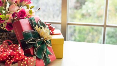 कांच की चीजें गिफ्ट में देना शुभ या अशुभ? जानें इससे जुड़ी जरूरी वास्तु बातें