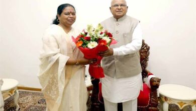 राज्यपाल पटेल ने महापौर मालती राय को दी बधाई