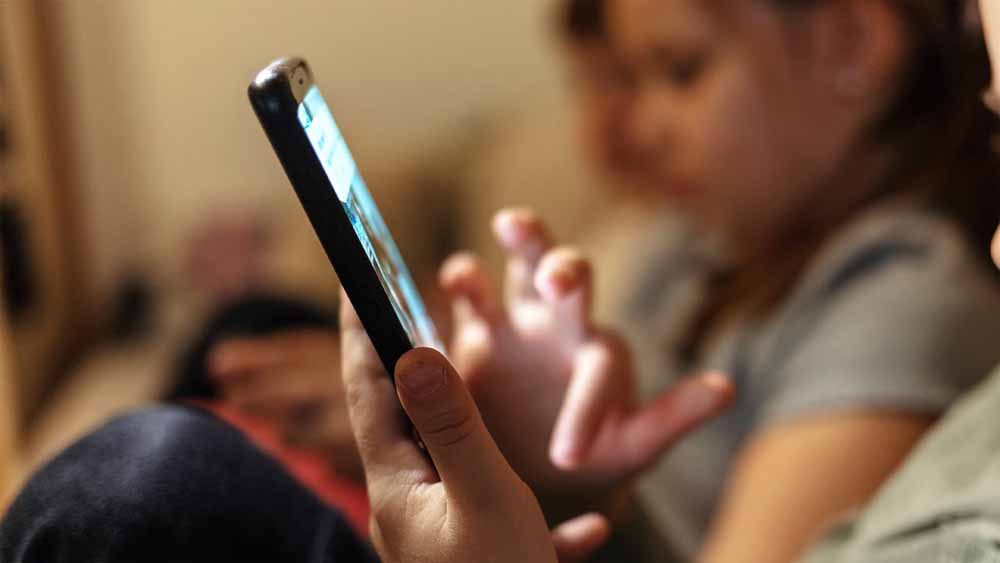 Reels की लत बन सकती है बीमारी की वजह, जानें बचाव के उपाय