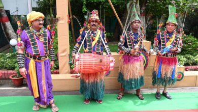 मुख्यमंत्री निवास में हरेली उत्सव: पारंपरिक लोक यंत्रों के साथ सुंदर नाचा का हो रहा आयोजन