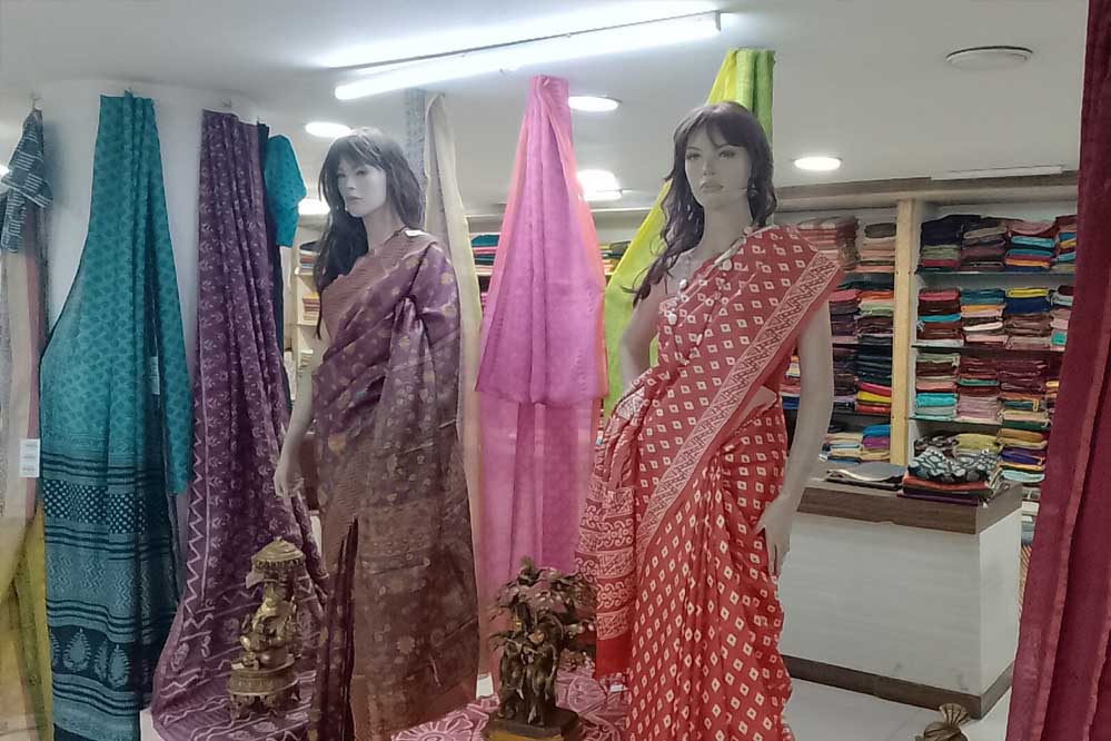 हेमलता का जीवन बदला आजीविका मिशन और हथकरघा विकास निगम की मदद से देश में बनाई अपनी पहचान