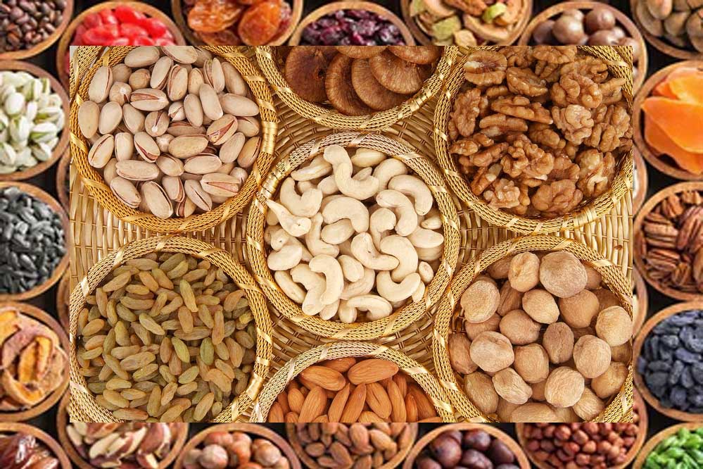 मध्य प्रदेश अजब है… एक घंटे में 13 Kg काजू-बादाम खाए, 2 किलो घी पी गए अफसर