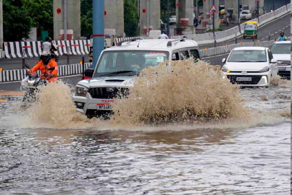 MP में कोटे की आधी यानी औसत 18 इंच बारिश हो चुकी, आज 17 जिलों में भारी बारिश की चेतावनी