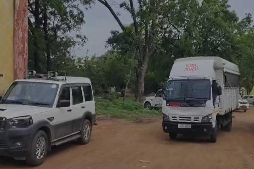 छत्तीसगढ़ में अवैध रूप से रह रहे बांग्लादेशियों को किया जा रहा डिपोर्ट, रायपुर पुलिस रवाना