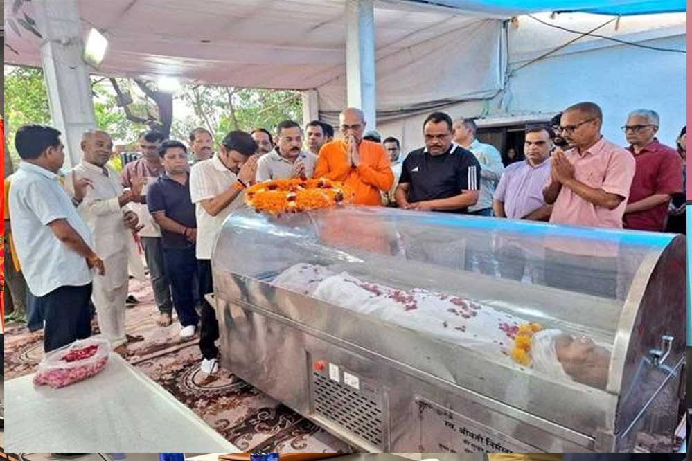 उप मुख्यमंत्री शुक्ल ने दी ब्रह्मानंद यादव को श्रद्धांजलि