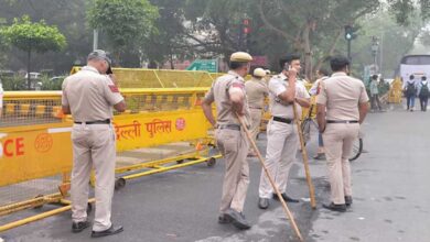 दिल्ली के 20 स्कूलों में सुबह-सुबह बम की धमकी, बेंगलुरु के 40 स्कूलों को भी थ्रेट मेल