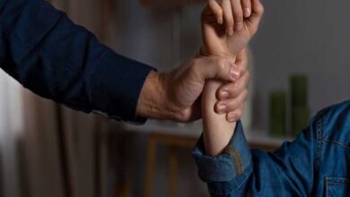 पूर्व महिला सांसद का बड़ा खुलासा: पति करता था यौन शोषण और मारपीट