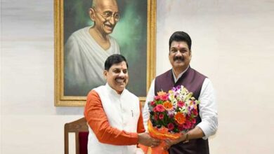 मुख्यमंत्री डॉ. यादव के विदेश यात्रा से लौटने पर खाद्य मंत्री राजपूत ने दी शुभकामनाएं मुख्यमंत्री डॉ. यादव के विदेश यात्रा से लौटने पर खाद्य मंत्री राजपूत ने दी शुभकामनाएं