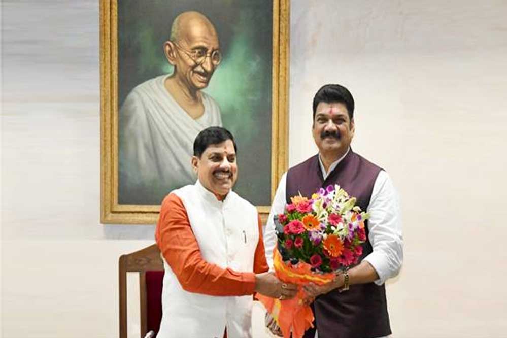 मुख्यमंत्री डॉ. यादव के विदेश यात्रा से लौटने पर खाद्य मंत्री राजपूत ने दी शुभकामनाएं मुख्यमंत्री डॉ. यादव के विदेश यात्रा से लौटने पर खाद्य मंत्री राजपूत ने दी शुभकामनाएं