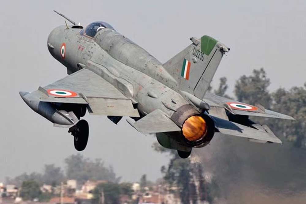 छह दशक की सेवा के बाद मिग-21 सितंबर में होगा रिटायर, भारतीय वायुसेना को कहेगा अलविदा छह दशक की सेवा के बाद मिग-21 सितंबर में होगा रिटायर, भारतीय वायुसेना को कहेगा अलविदा