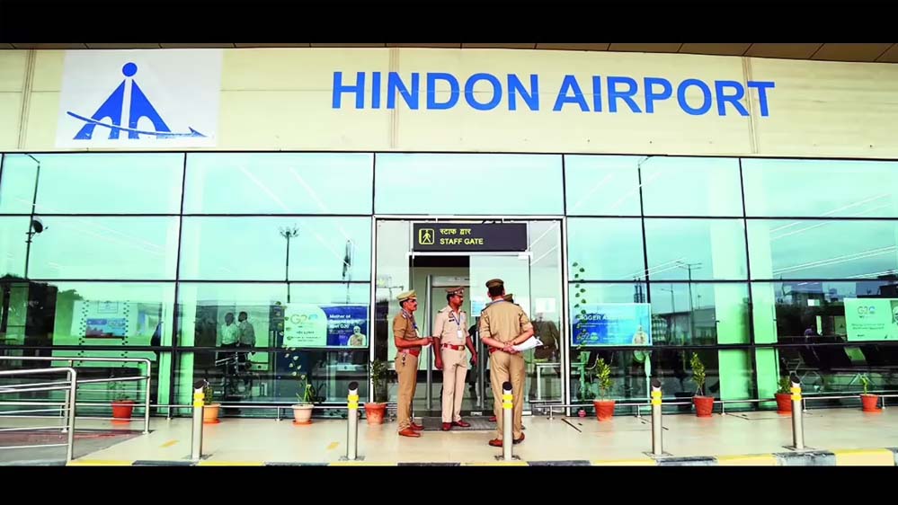 हिंडन एयरपोर्ट रोड आम लोगों के लिए बंद, रील मेकिंग और बाइक राइडिंग पर रोक