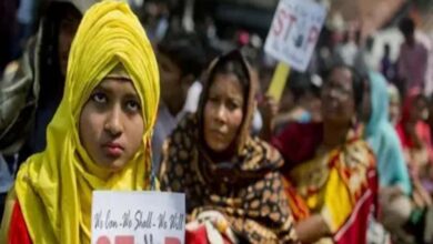 बांग्लादेश बैंक की कपड़ों पर पाबंदी जारी रही कुछ घंटे, फैशन को तय करने का फैसला वापस लिया गया बांग्लादेश बैंक की कपड़ों पर पाबंदी जारी रही कुछ घंटे, फैशन को तय करने का फैसला वापस लिया गया