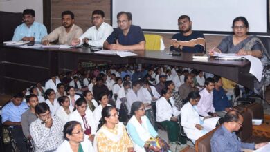 कलेक्टर ने की स्वास्थ्य विभाग के कामकाज की समीक्षा