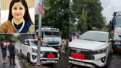 झाबुआ कलेक्टर नेहा मीना की कार को डंपर से टक्कर, हादसे में बाल-बाल बचीं झाबुआ कलेक्टर नेहा मीना की कार को डंपर से टक्कर, हादसे में बाल-बाल बचीं