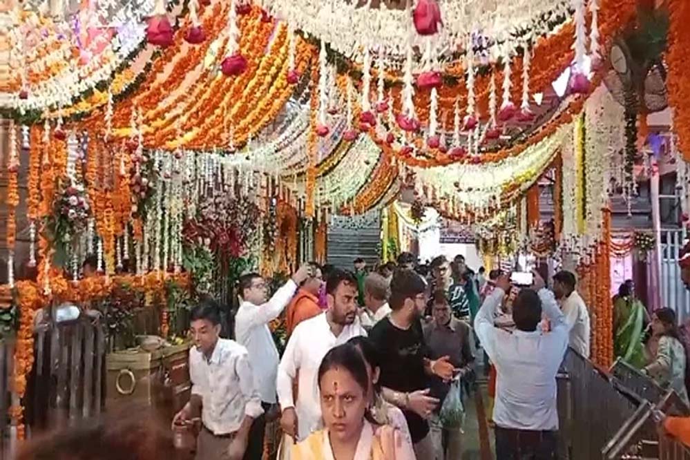 बोल बम की गूंज से शिवमय हुआ ओंकारेश्वर, श्रद्धालुओं का उमड़ा जनसैलाब