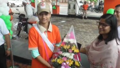 ग्वालियर में 5 महिलाओं ने पेट्रोल पंपों पर संभाली फ्यूल डिलेवरी वर्कर की जिम्मेदारी, कलेक्टर का अनूठा प्रयास