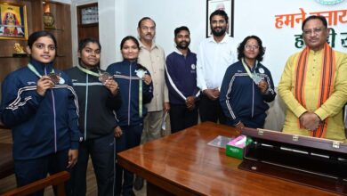 मुख्यमंत्री साय से किक बॉक्सिंग पदक विजेता खिलाड़ियों ने की सौजन्य मुलाकात