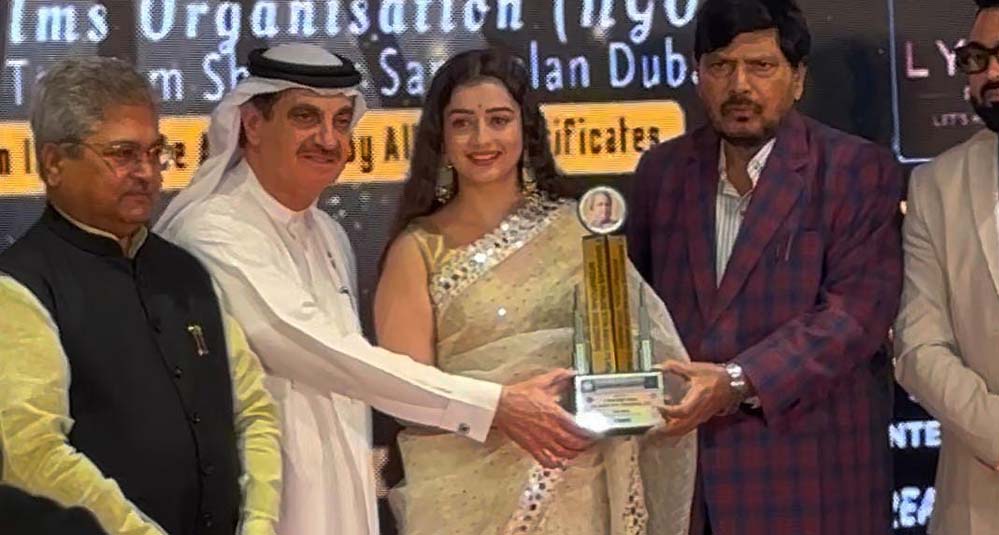 दमोह की चाहत पांडे का बॉलीवुड में जलवा, दुबई में मिला यंगेस्ट सक्सेसफुल एक्ट्रेस अवार्ड