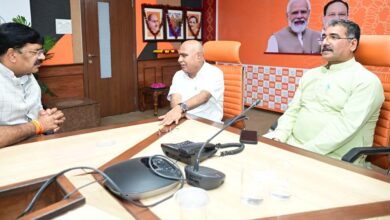 सीएम हाउस में पहली ग्रुप मीटिंग: खंडेलवाल का सख्त संदेश – ‘कोई नेता नहीं, संगठन ने बनाया जिलाध्यक्ष’