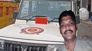 इंदौर :ड्यूटी पर तैनात जवान ने खुद को मारी गोली, डेढ़ साल पहले की लव मैरिज इंदौर :ड्यूटी पर तैनात जवान ने खुद को मारी गोली, डेढ़ साल पहले की लव मैरिज