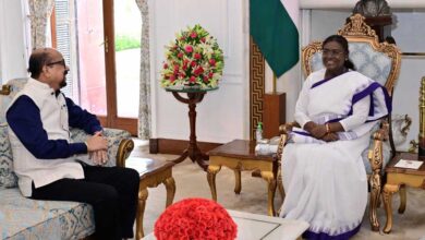 रायपुर : राष्ट्रपति श्रीमती मुर्मु से राज्यपाल श्री डेका ने की सौजन्य भेंट रायपुर : राष्ट्रपति श्रीमती मुर्मु से राज्यपाल श्री डेका ने की सौजन्य भेंट