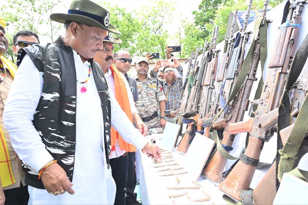 बस्तर में फैल रहा है अब विकास का उजियारा