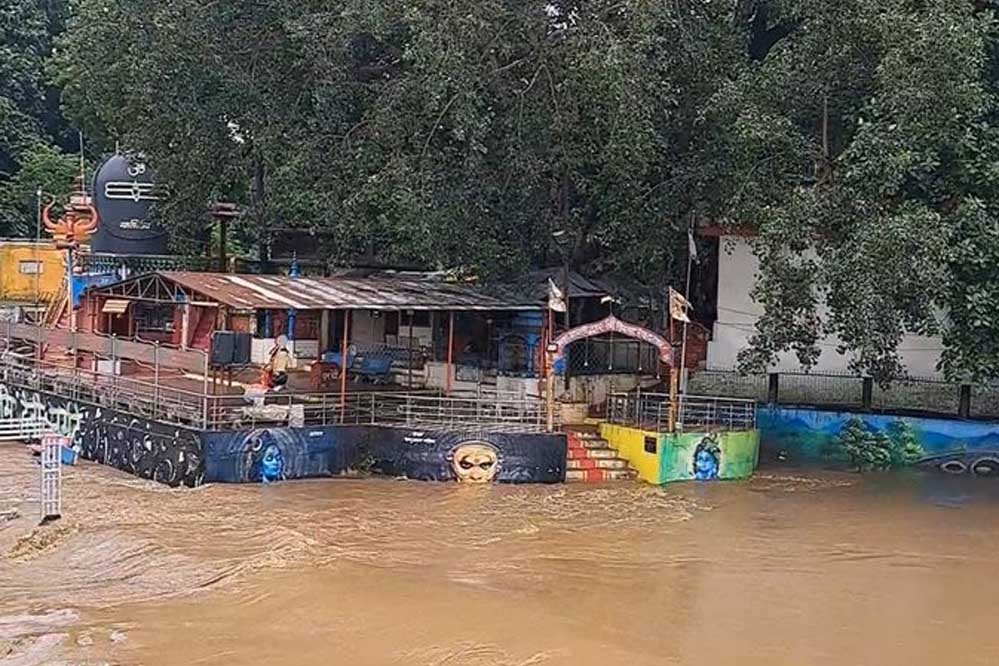 MP में लगातार तेज बारिश नर्मदा नदी खतरे के निशान से ऊपर मंडला, डिंडौरी, श्योपुर, शहडोल, उमरिया समेत कई जिले बाढ़ की चपेट में