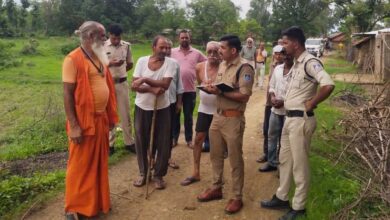 चोरों ने सेंधमारी कर किया लाखो का माल पार।