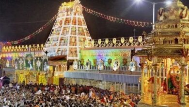 चर्च में छिपकर प्रार्थना करने जाते थे तिरुपति मंदिर के AEO, सस्पेंड चर्च में छिपकर प्रार्थना करने जाते थे तिरुपति मंदिर के AEO, सस्पेंड