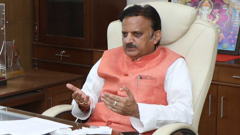 विकास और पर्यावरण संतुलन एक साथ आवश्यक, सुखद एवं सुरक्षित भविष्य के लिए सभी की सहभागिता ज़रूरी : उप मुख्यमंत्री शुक्ल