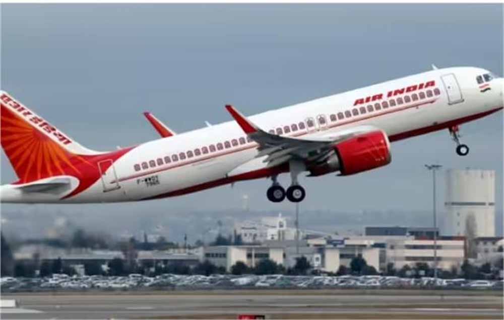 Air India फ्लाइट में फिर हड़कंप! टेकऑफ के बाद हवा में 900 फीट नीचे गिरा वियना जा रहा विमान