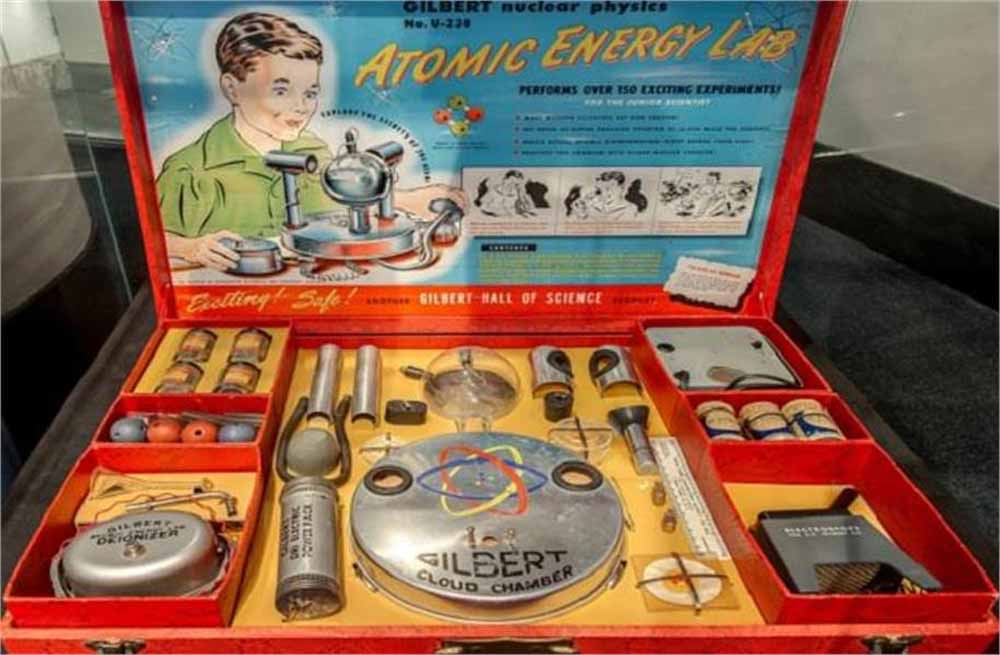 इतना डरावना कि एक साल में ही हो गया बैन, दुनिया का सबसे खौफनाक खिलौना!