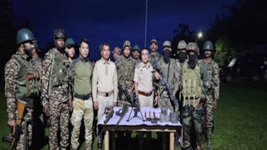 मणिपुर पुलिस की बड़ी कार्रवाई, भारी मात्रा में हथियार बरामद मणिपुर पुलिस की बड़ी कार्रवाई, भारी मात्रा में हथियार बरामद