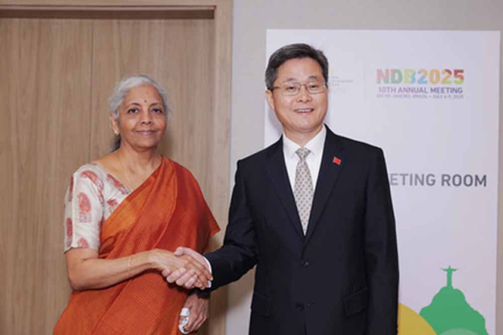 ब्रिक्स बैठक में वित्त मंत्री निर्मला सीतारमण ने उठाए द्विपक्षीय मुद्दे, वित्त मंत्रियों से की अहम चर्चा