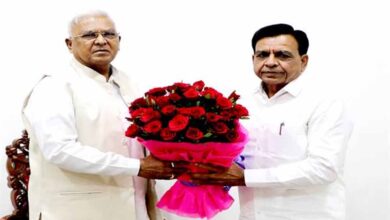 राज्यपाल पटेल से उप-मुख्यमंत्री श्री देवड़ा की सौजन्य भेंट राज्यपाल पटेल से उप-मुख्यमंत्री श्री देवड़ा की सौजन्य भेंट