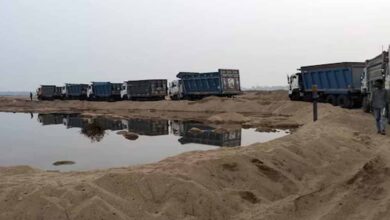 MP में रेत माफिया का कहर, नायब तहसीलदार को कुचलने की कोशिश