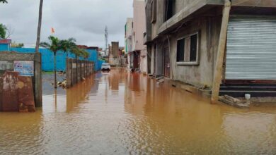 बाढ़ का कहर: गांवों से लेकर शहरों तक जलभराव, यातायात ठप