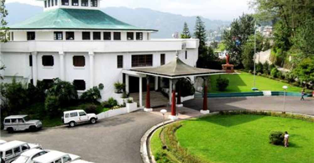 सिक्किम हाईकोर्ट का आदेश: सड़क हादसे में मृत मजदूर के परिजनों को बीमा कंपनी दे मुआवजा