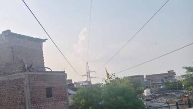 ट्रांसमिशन लाइनों के नीचे बने मकान के मालिकों को नोटिस जारी