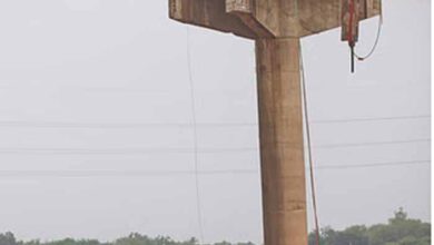 वडोदरा हादसे के बाद बड़ी कार्रवाई, चार इंजीनियर निलंबित, सभी पुलों के निरीक्षण के आदेश वडोदरा हादसे के बाद बड़ी कार्रवाई, चार इंजीनियर निलंबित, सभी पुलों के निरीक्षण के आदेश