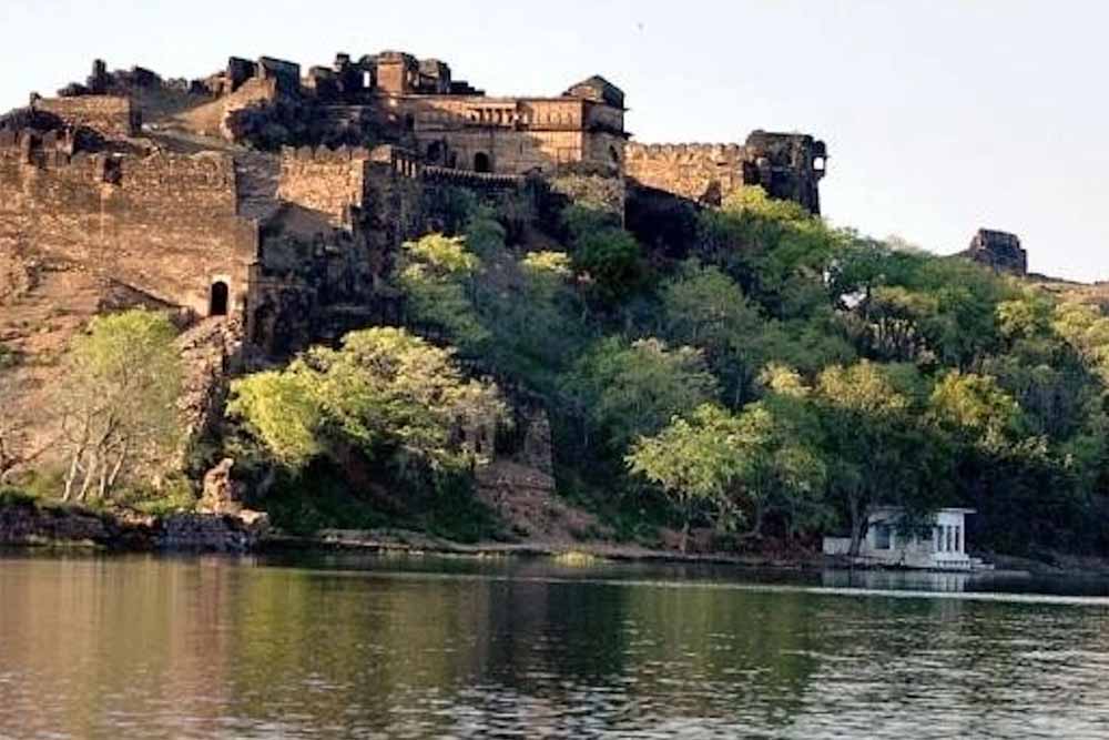 UP सरकार का बड़ा कदम, 11 विरासत भवन और किले बनेंगे भव्य टूरिस्ट स्पॉट