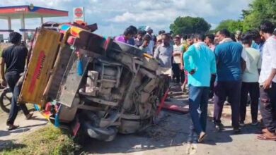 पीलीभीत में दर्दनाक हादसा: कार-टेंपो भिड़ंत में मासूम समेत 5 की मौत, कई घायल