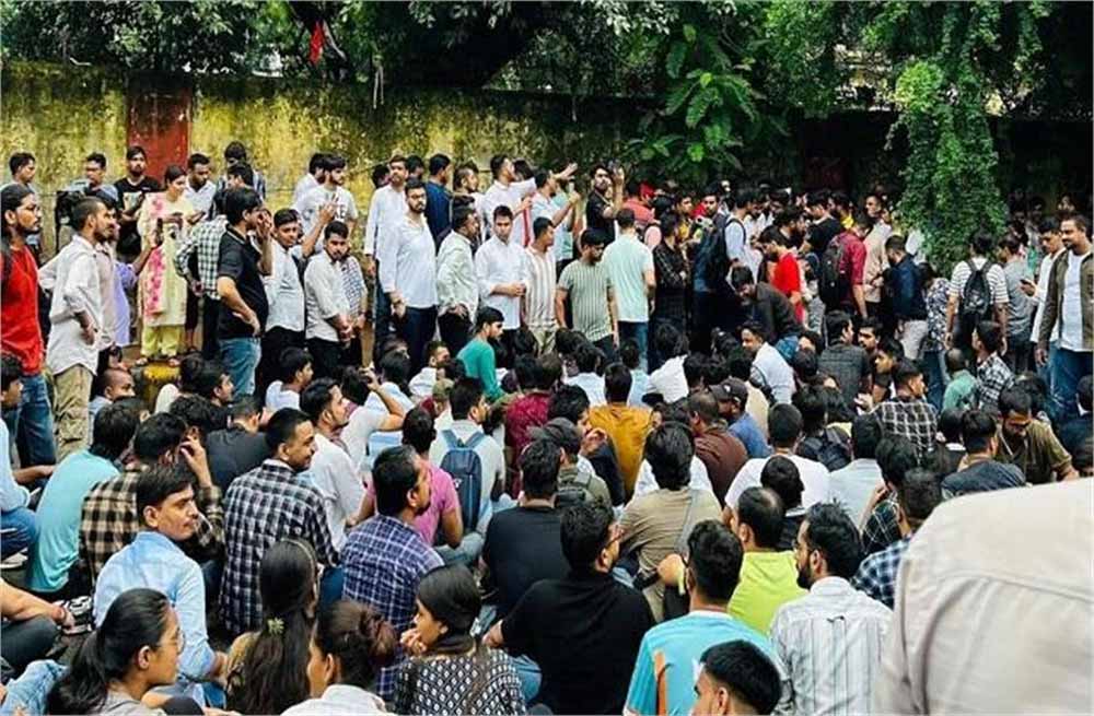 SSC परीक्षा विवाद: देशभर में छात्रों का उग्र प्रदर्शन, उठी न्याय की मांग