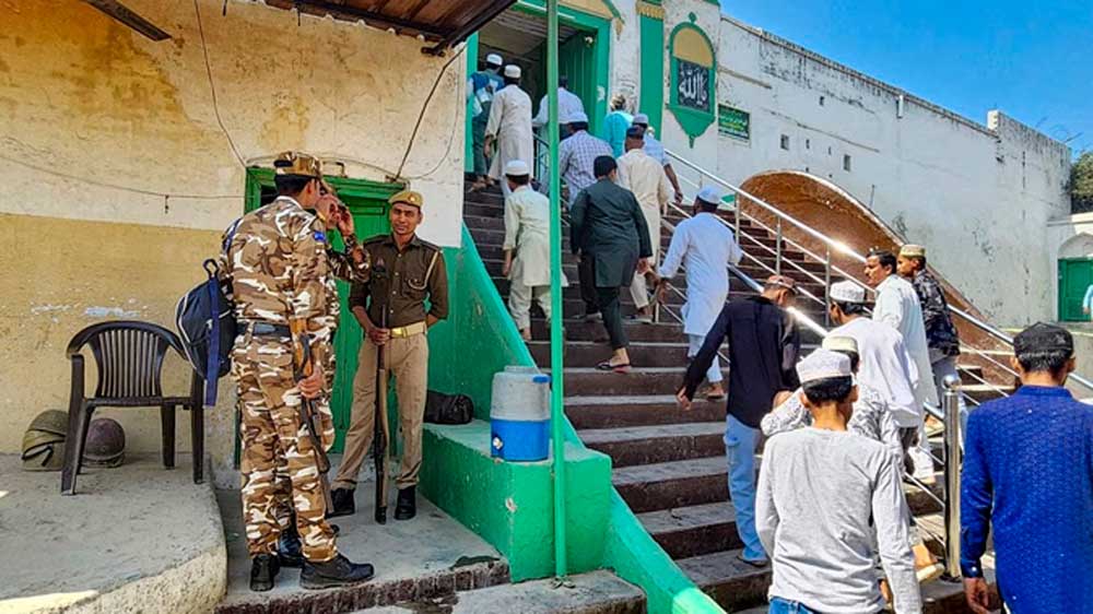 संभल में सुरक्षा बढ़ी: न्यायिक आयोग रिपोर्ट के बाद मस्जिदों और संवेदनशील इलाकों में अलर्ट