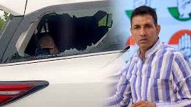 रतलाम में जीतू पटवारी की कार पर पथराव, धाकड़ समाज ने काले झंडे दिखाए